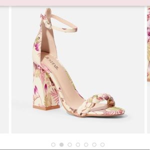 Size 6.5 women’s shoes